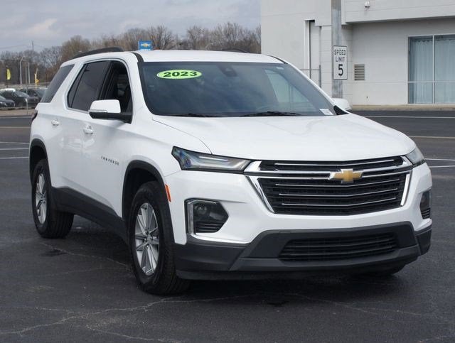 2023 Chevrolet Traverse LT Leather