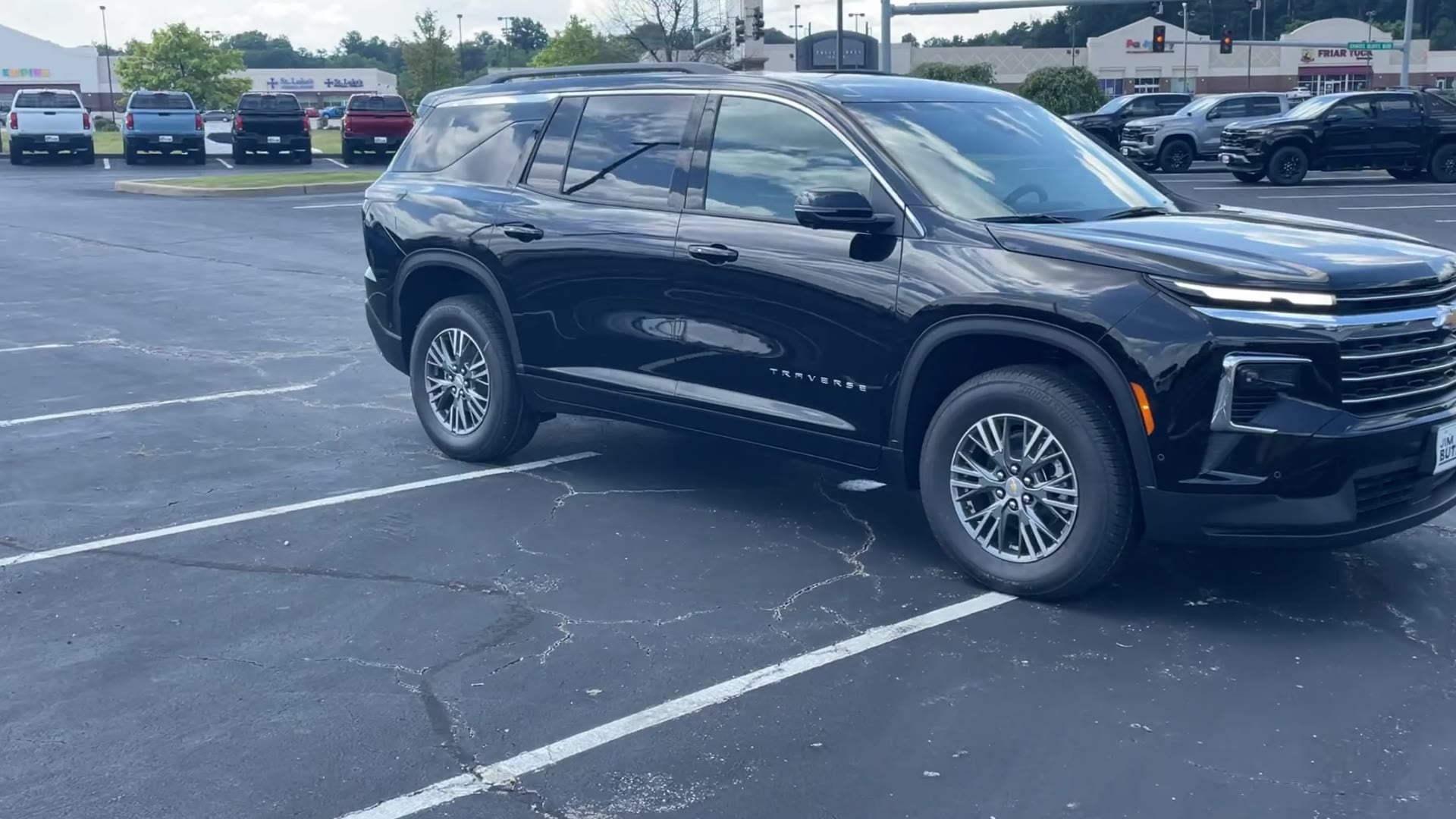 2025 Chevrolet Traverse LT