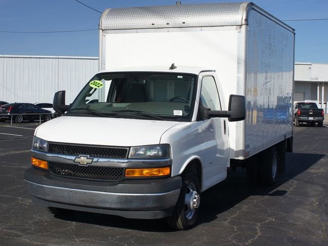 2022 Chevrolet Express Cutaway 3500 Work Van