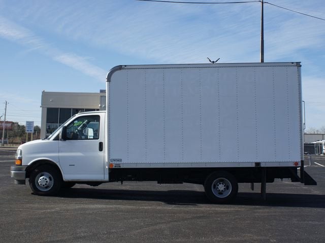 2022 Chevrolet Express Cutaway 3500 Work Van