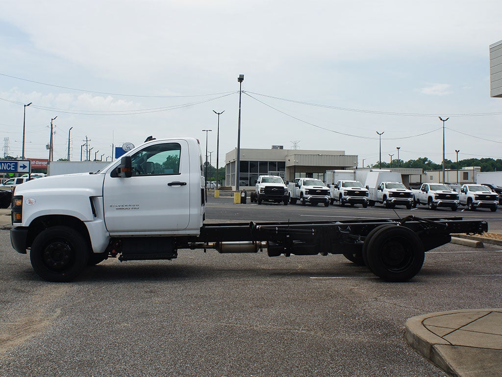 2023 Chevrolet Silverado 6500 HD Work Truck