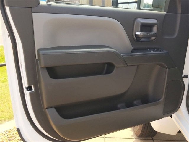 2022 Chevrolet Silverado 6500 HD Work Truck