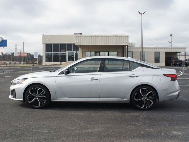 2023 Nissan Altima SR FWD