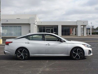 2023 Nissan Altima SR FWD