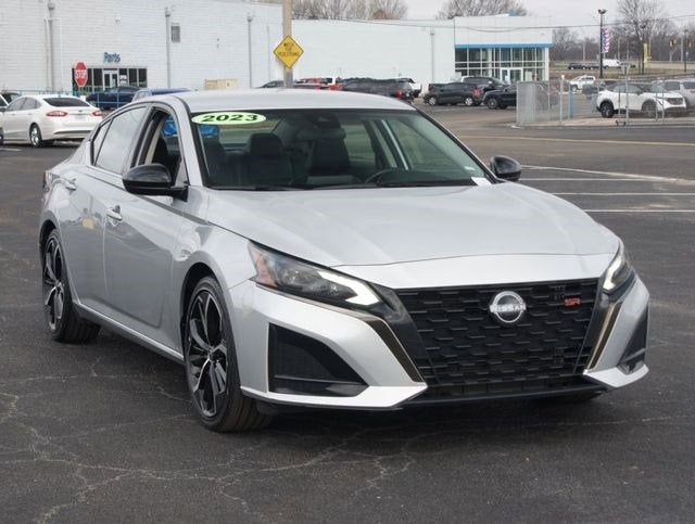 2023 Nissan Altima SR FWD