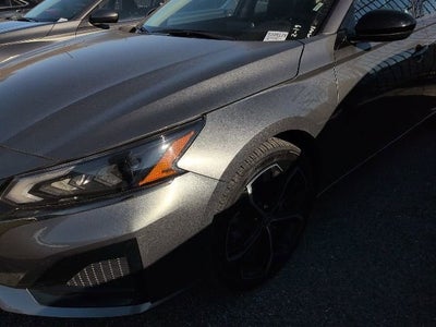 2025 Nissan Altima SR FWD