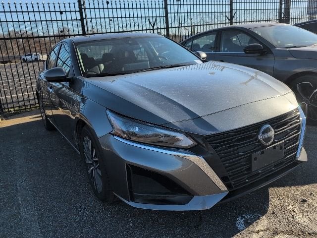 2023 Nissan Altima SV FWD