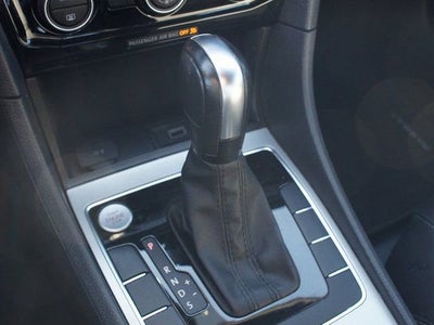 2022 Volkswagen Passat 2.0T R-Line