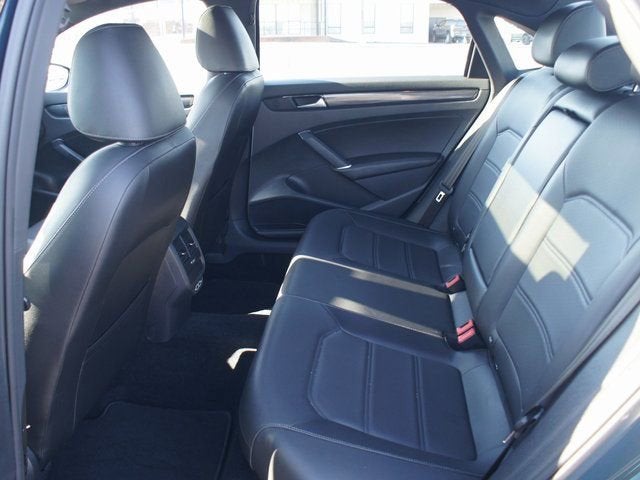 2022 Volkswagen Passat 2.0T R-Line