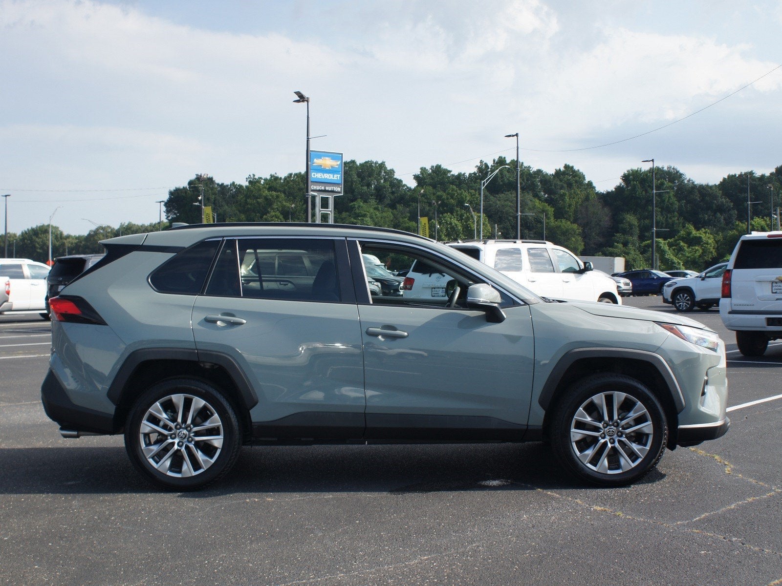 2022 Toyota RAV4 XLE Premium