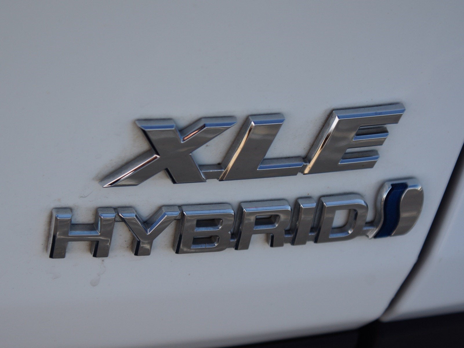 2020 Toyota RAV4 Hybrid XLE