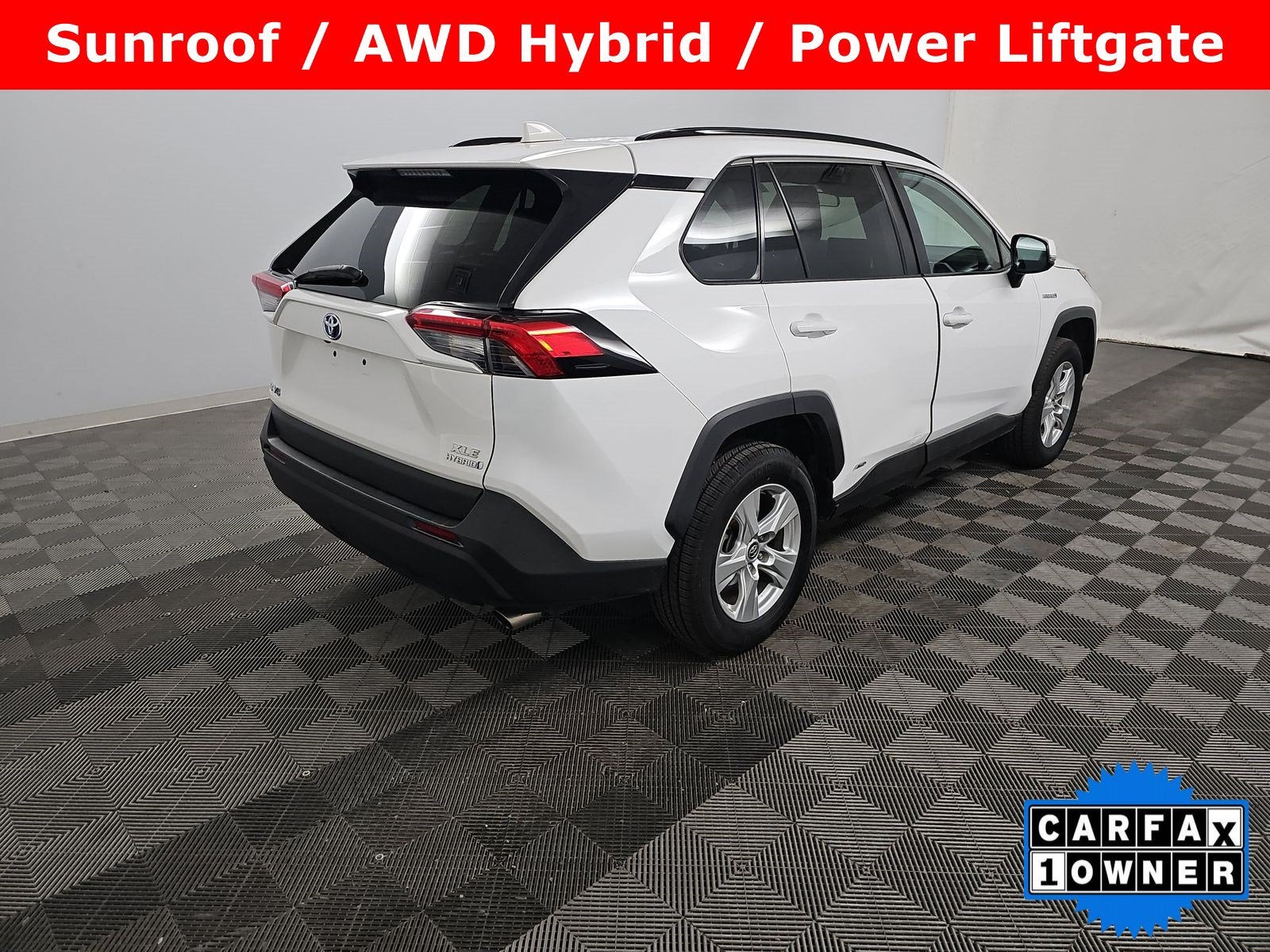 2020 Toyota RAV4 Hybrid XLE
