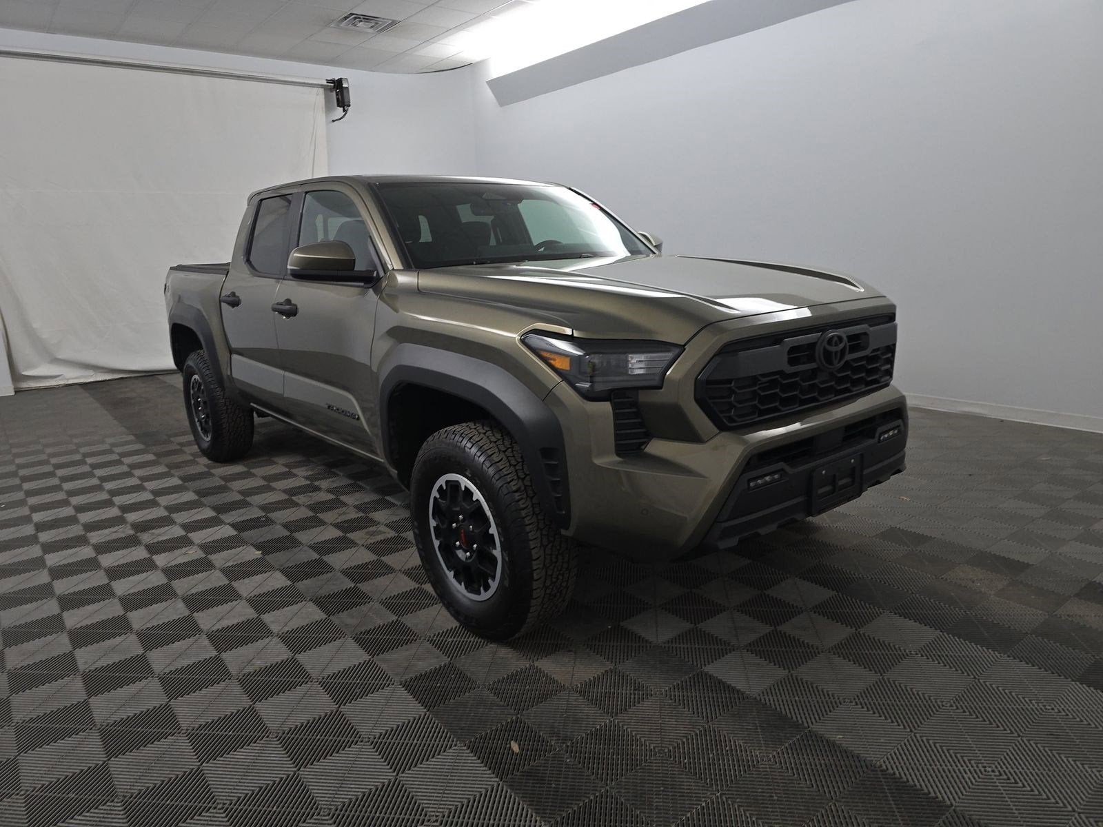 2025 Toyota Tacoma 4WD SR