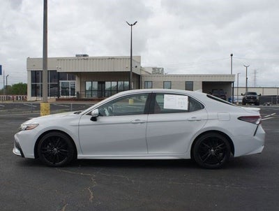 2022 Toyota Camry Hybrid XSE