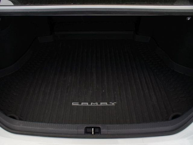 2022 Toyota Camry Hybrid XSE