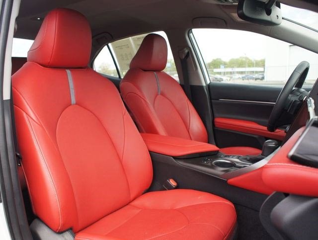 2022 Toyota Camry Hybrid XSE