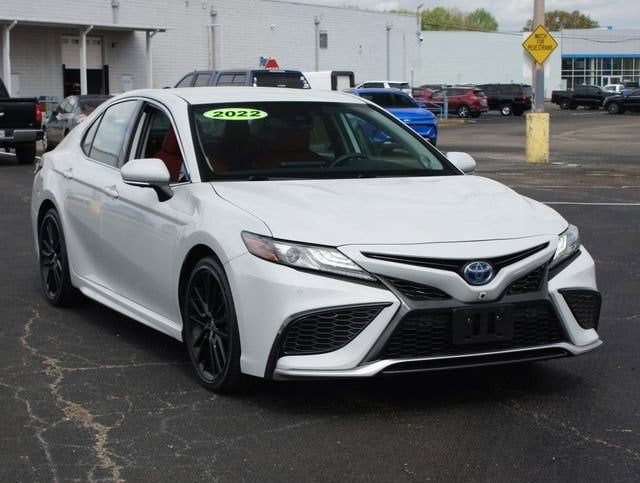 2022 Toyota Camry Hybrid XSE