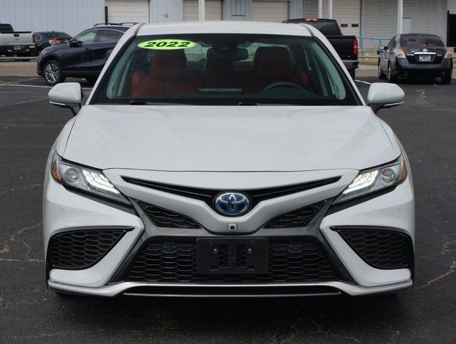2022 Toyota Camry Hybrid XSE