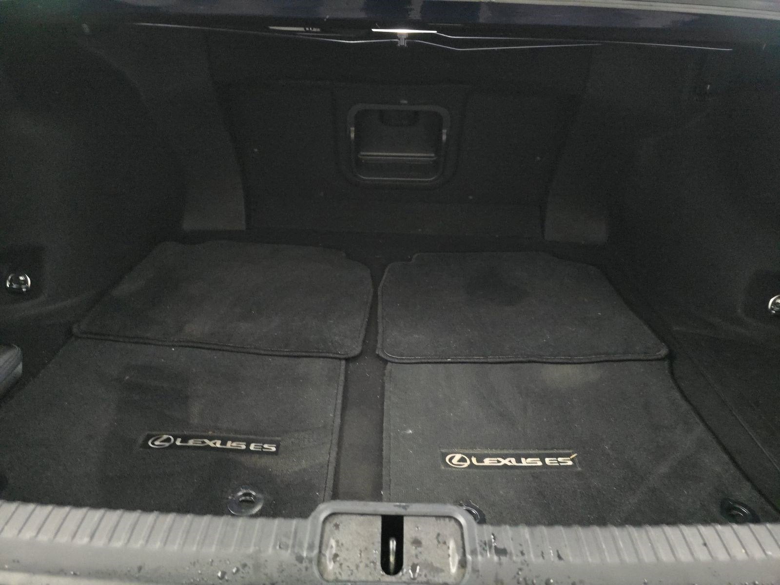 2022 Lexus ES ES 300h Luxury