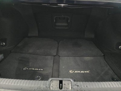 2022 Lexus ES ES 300h Luxury