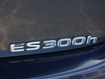 2022 Lexus ES ES 300h Luxury