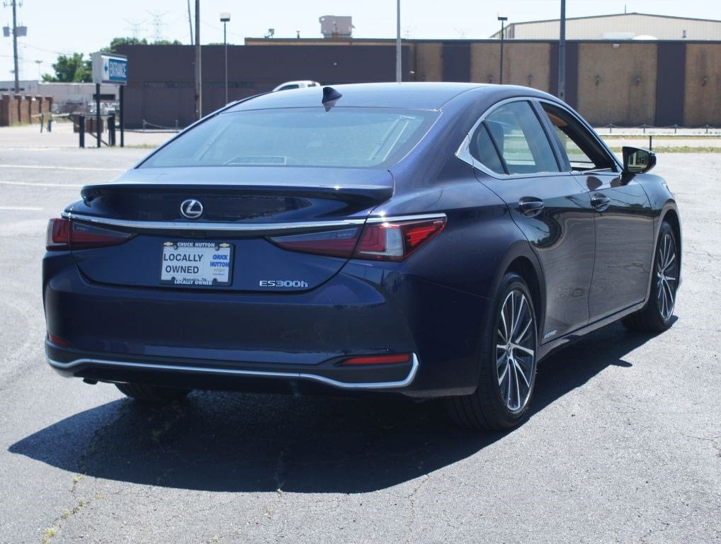 2022 Lexus ES ES 300h Luxury