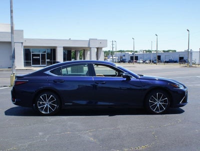 2022 Lexus ES ES 300h Luxury