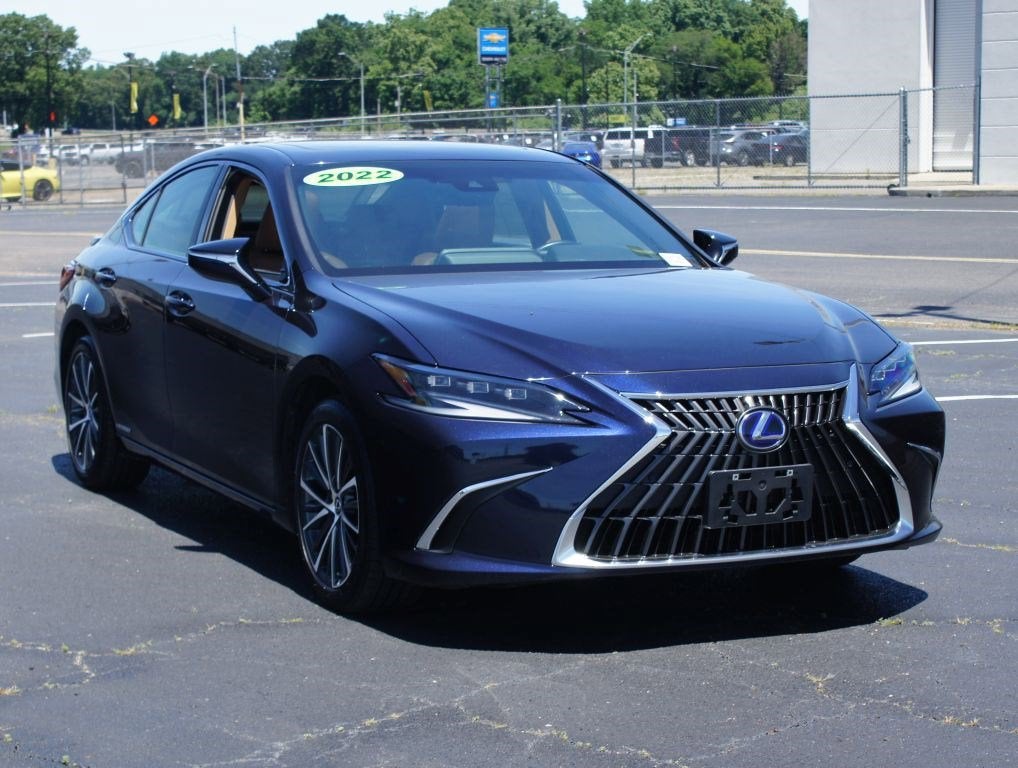 2022 Lexus ES ES 300h Luxury