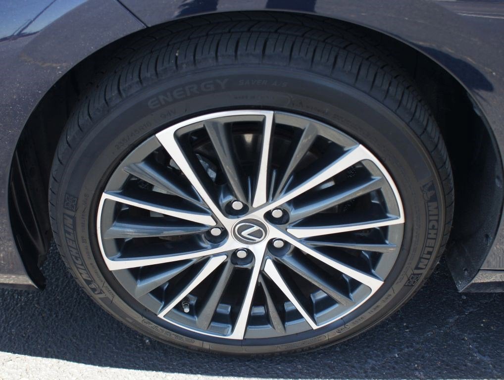 2022 Lexus ES ES 300h Luxury