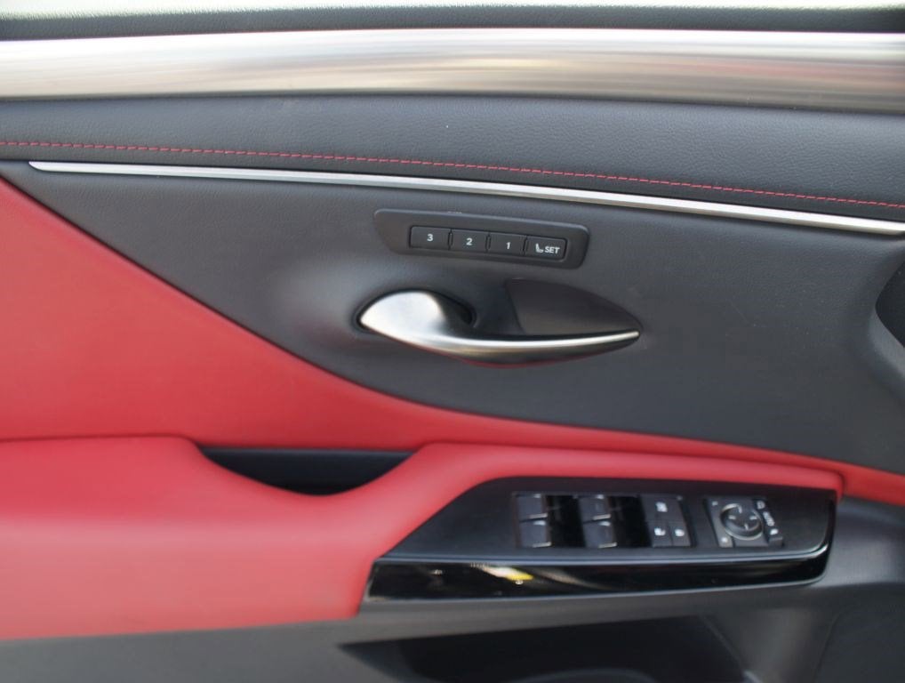 2023 Lexus ES ES 350 F SPORT Handling