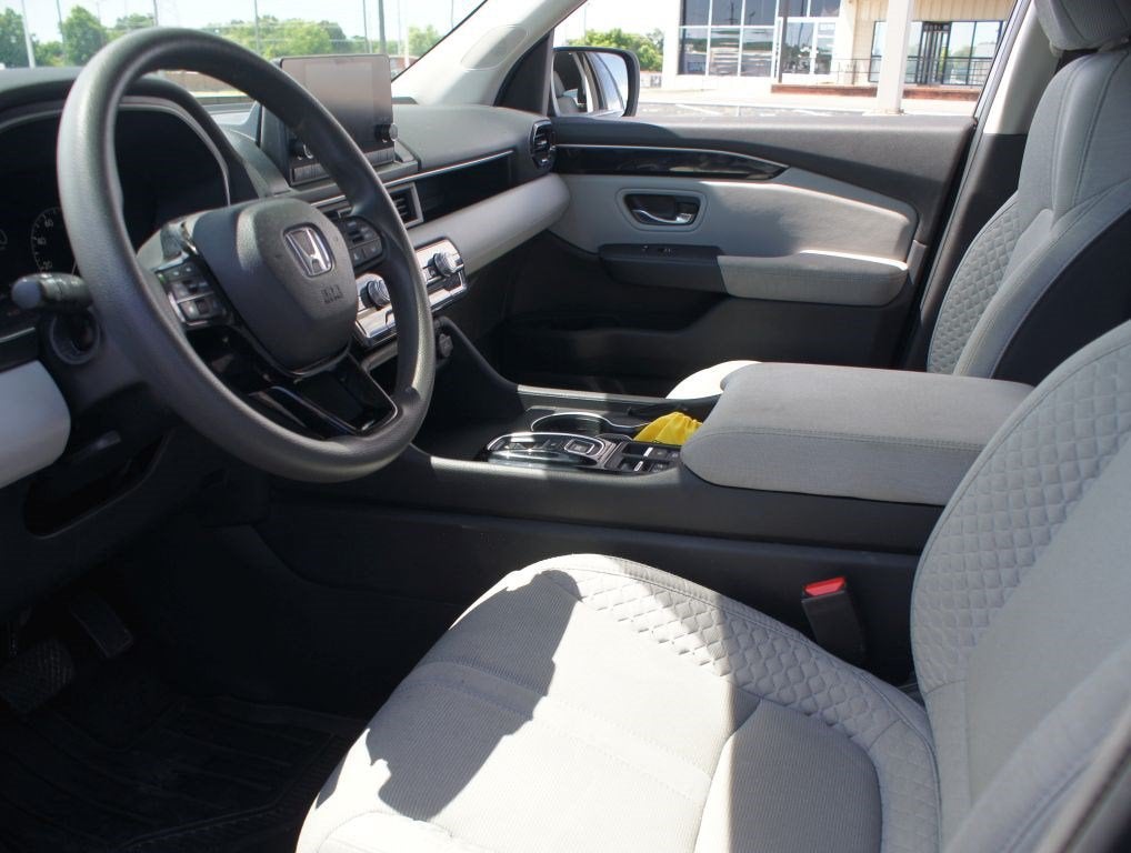 2023 Honda Pilot 2WD LX