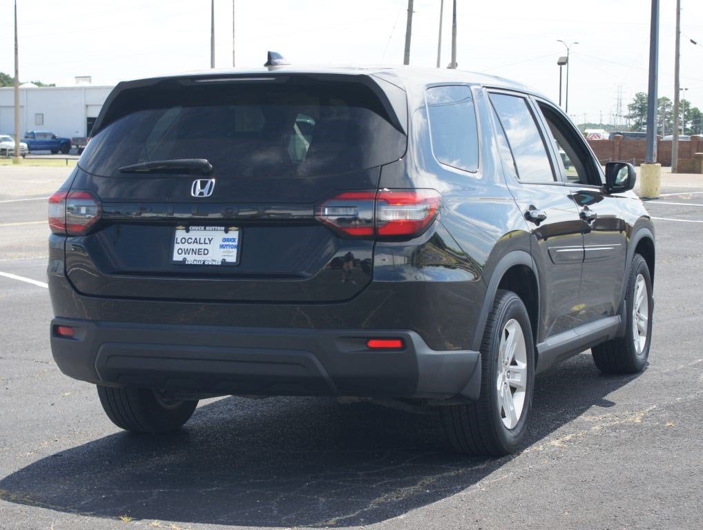 2023 Honda Pilot 2WD LX