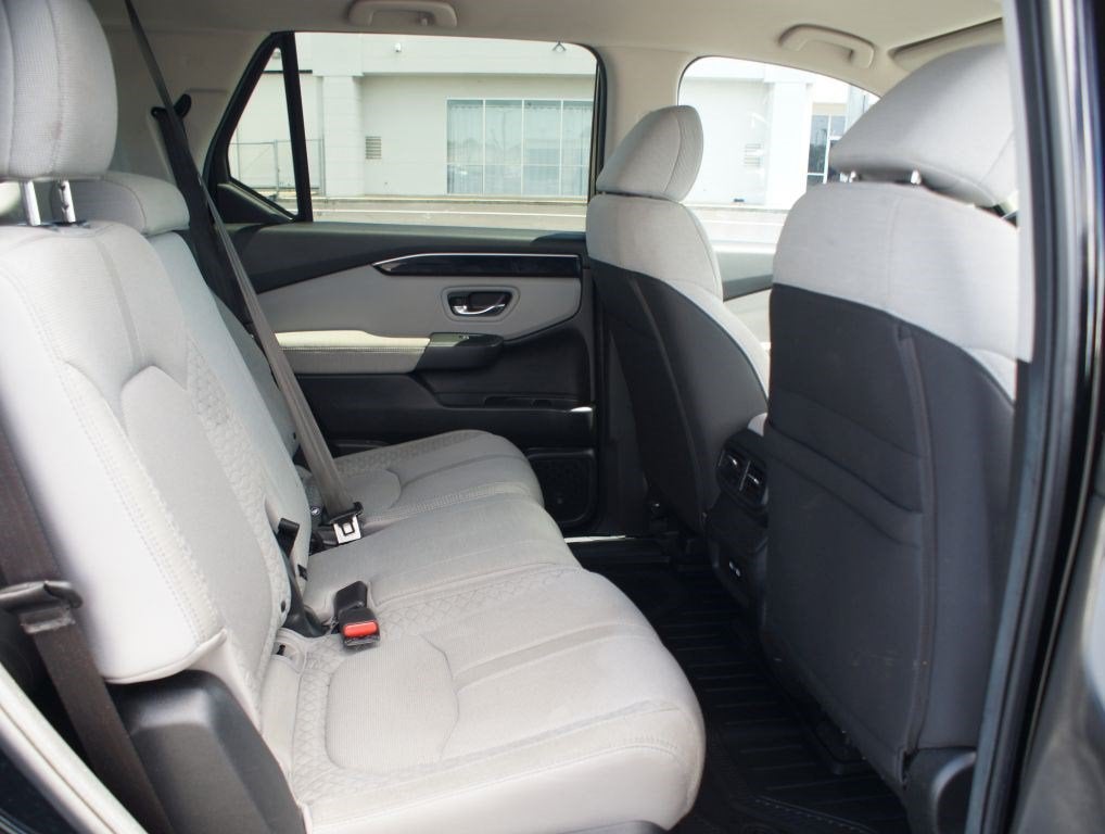 2023 Honda Pilot 2WD LX