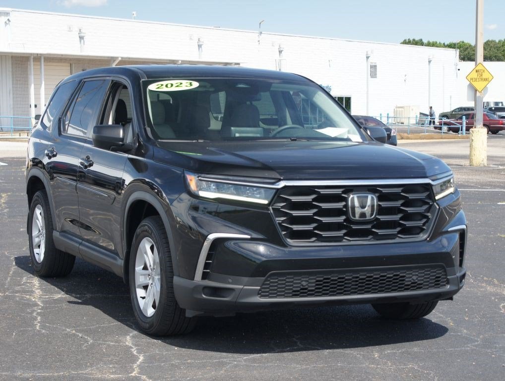 2023 Honda Pilot 2WD LX