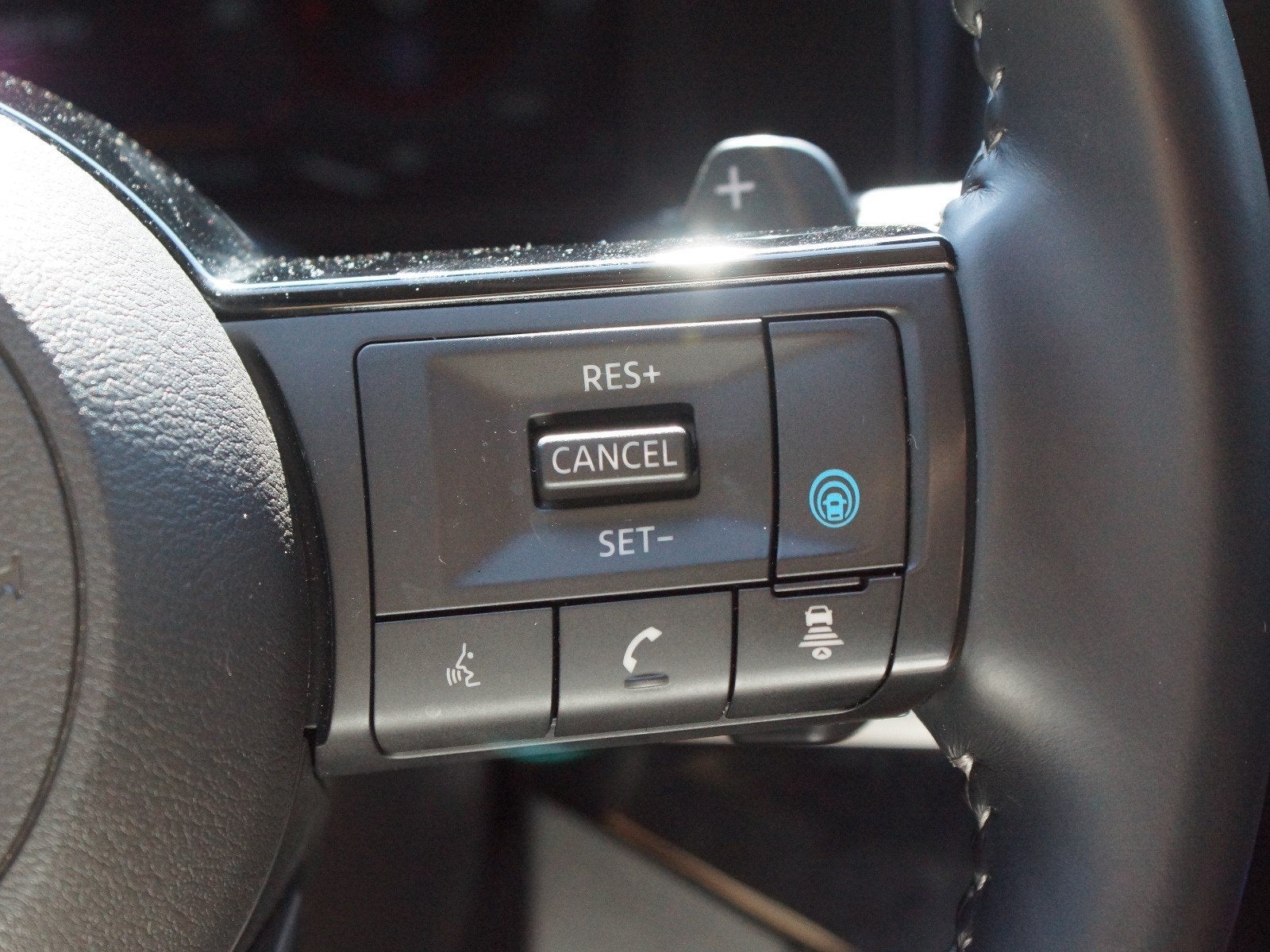 2025 Nissan Pathfinder Platinum FWD