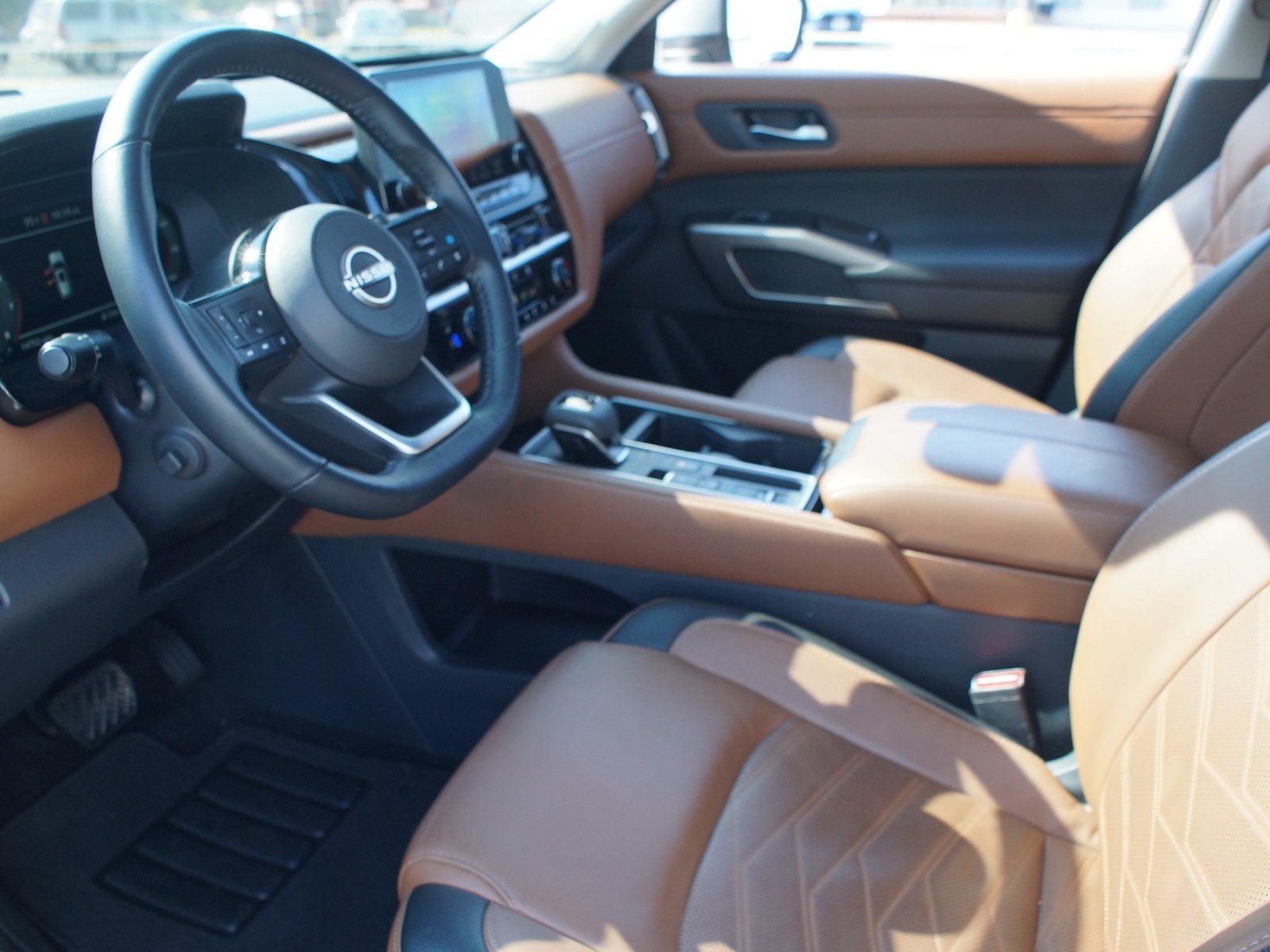 2025 Nissan Pathfinder Platinum FWD