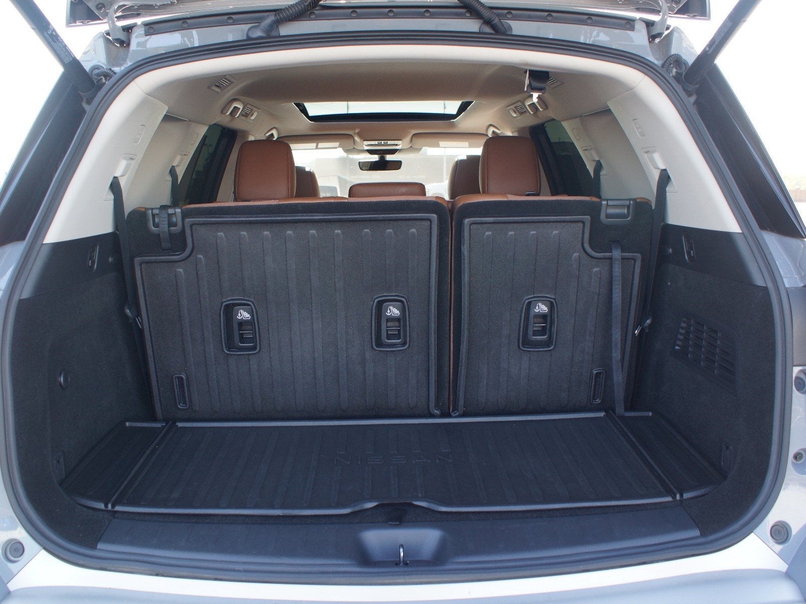 2025 Nissan Pathfinder Platinum FWD