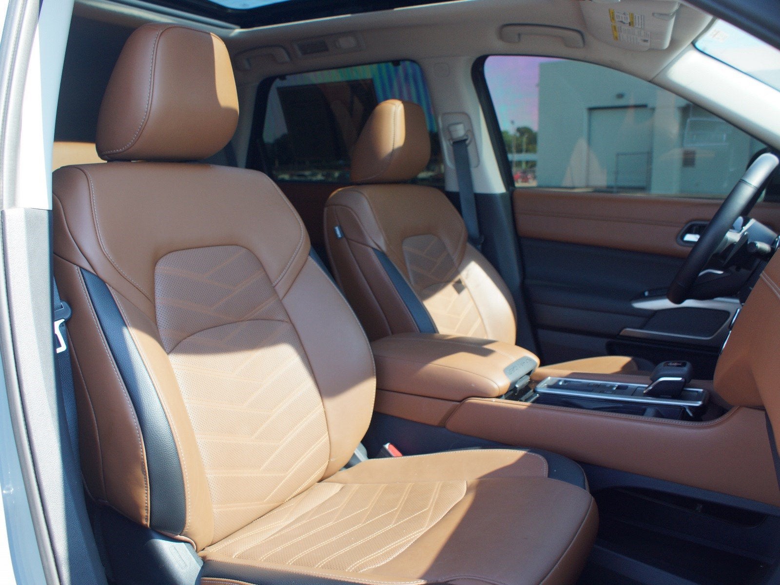 2025 Nissan Pathfinder Platinum FWD