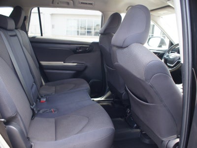 2022 Toyota Highlander LE