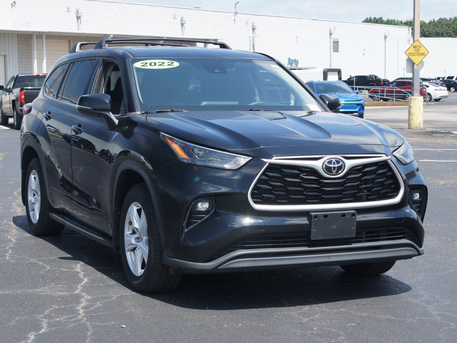 2022 Toyota Highlander LE