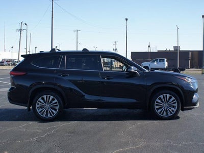2022 Toyota Highlander Platinum