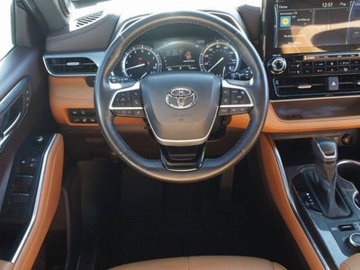 2022 Toyota Highlander Platinum
