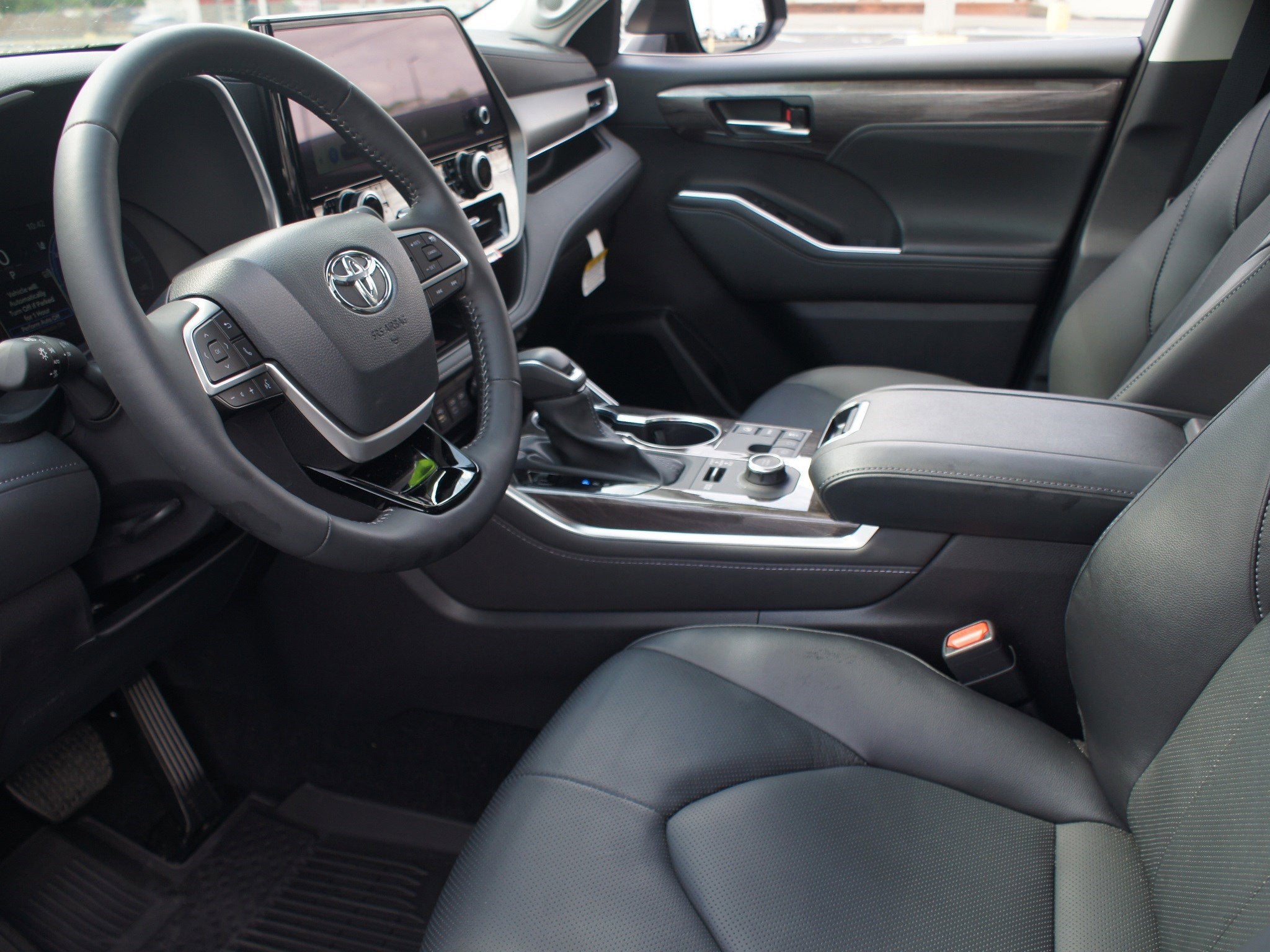 2025 Toyota Highlander LE