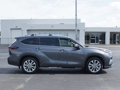 2025 Toyota Highlander LE