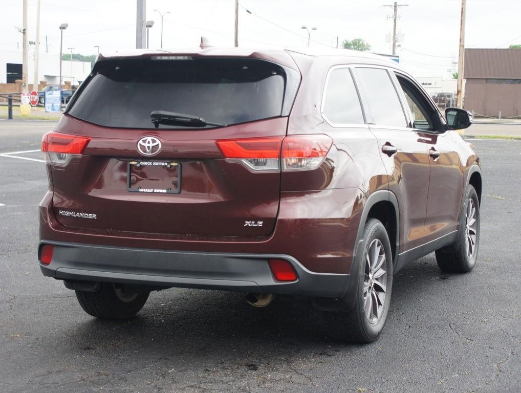 2019 Toyota Highlander SE