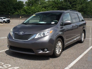 2012 Toyota Sienna XLE V6 8 Passenger