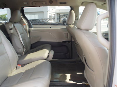 2016 Toyota Sienna XLE Premium 8 Passenger