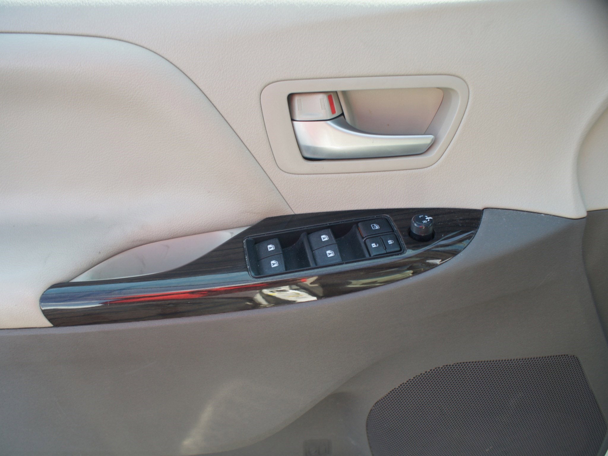 2016 Toyota Sienna XLE Premium 8 Passenger