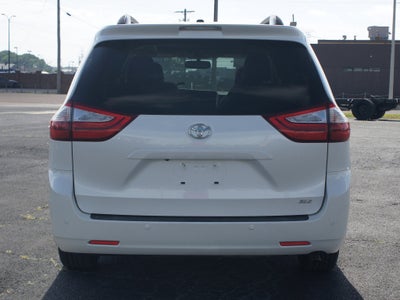 2016 Toyota Sienna XLE Premium 8 Passenger