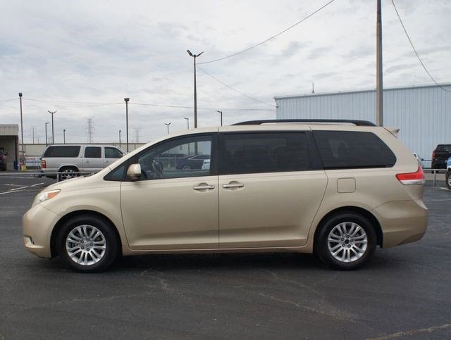 2011 Toyota Sienna XLE V6